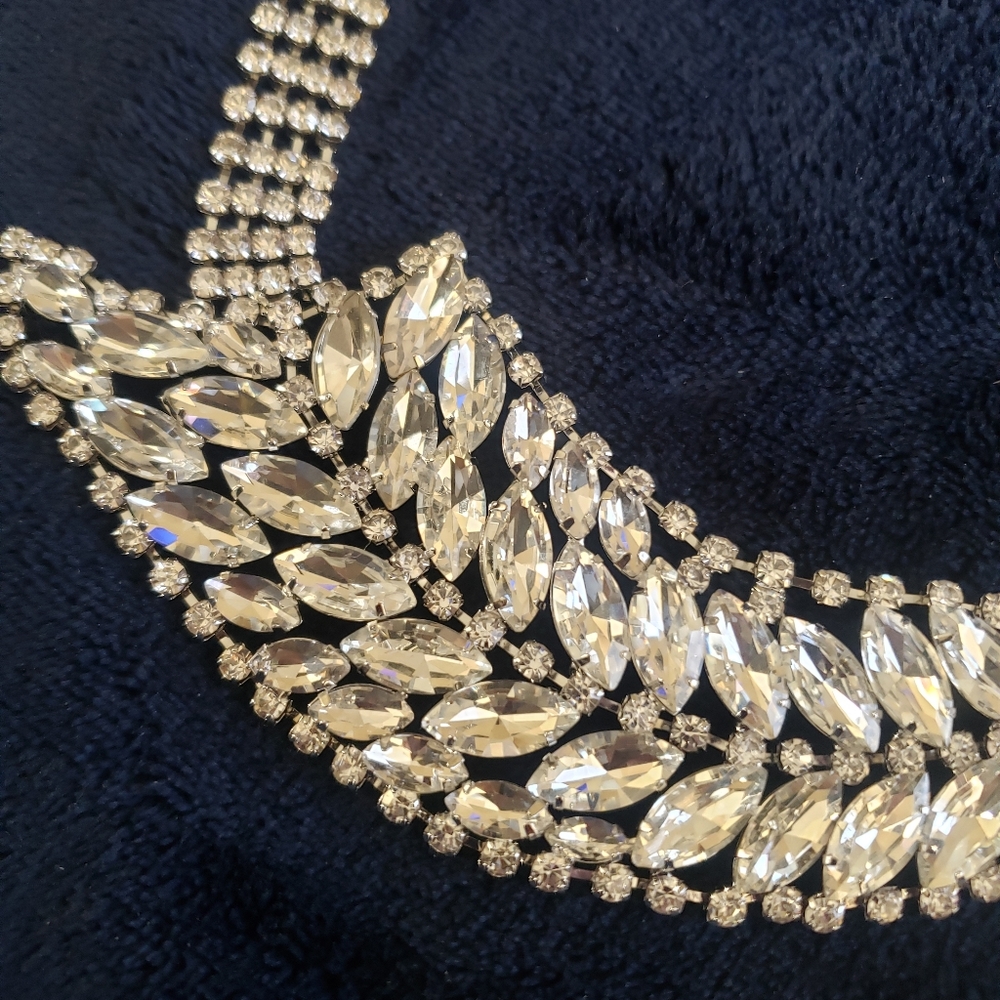 rhinetone statement neck piece - Picture 3 of 4